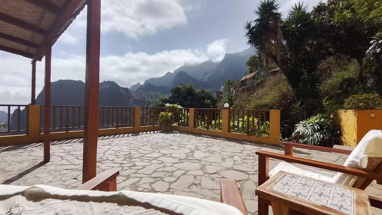 Alojamento de Acomodação e Pequeno-almoço Casa Cavoquinho Acomodação com café da manhã Paul